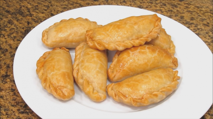 Empanadillas de ventresca de bonito del norte y huevo